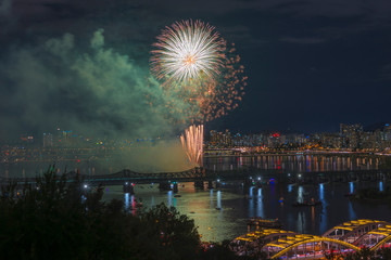 Fireworks Images, Stock Photos & Vectors