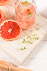 Grapefruit lemonade with thyme