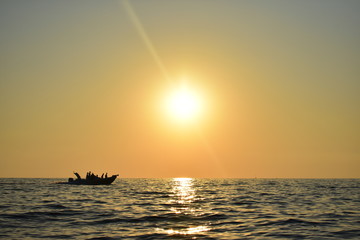 Il tramonto a capo Palinuro durante una gita in barca