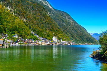 Fototapeta premium Hallstatt, Austria. Popular town on alpine lake Hallstatter See in Austrian Alps mountains in autumn