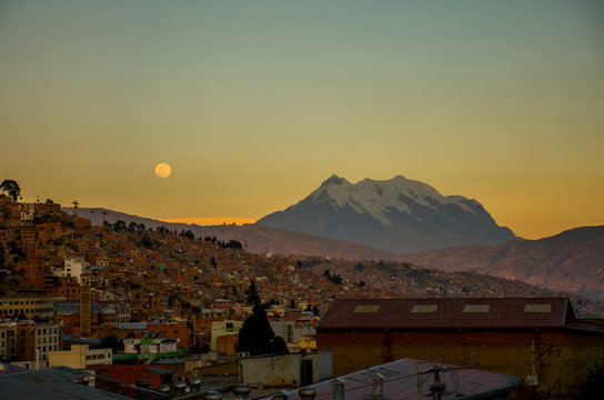 La Paz y el nevado illimani
