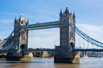 Obraz premium Tower Bridge London blue sky