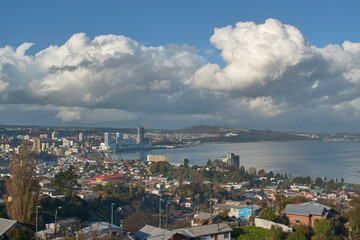 Vista panorámica de la ciudad de Puerto Montt. Región de Los Lagos. Sur de Chile