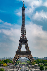 Fototapeta na wymiar eiffel tower in paris daytime