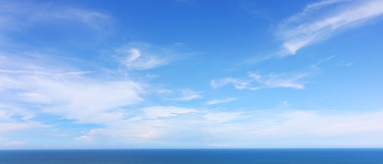 Obraz premium tropical beach and blue sky in nature