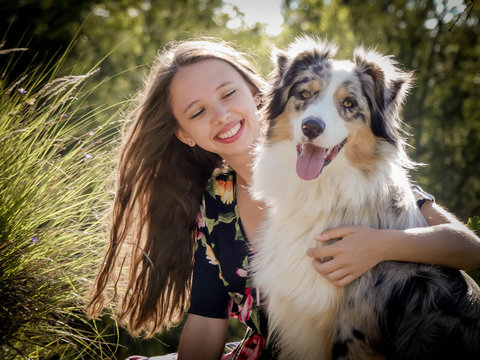 femme et son chien