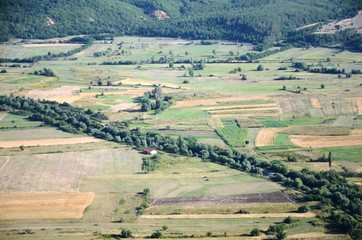 Mac&eacute;doine du Nord : Vues a&eacute;riennes de la campagne entre Ohrid et Struga depuis une montgolfi&egrave;re