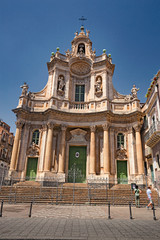 Fototapeta na wymiar Scenic baroque facade of the Basilica della Collegiata in Catania, Sicily Italy.
