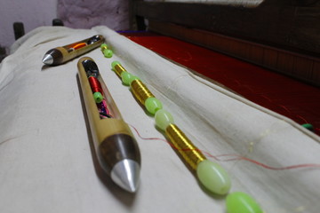 hand loom silk sarees weaving process threading material