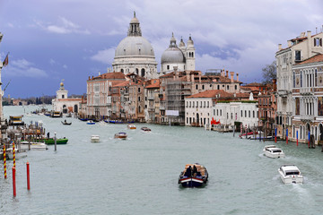 Canal Grande mit Kirche Santa Maria della Salute, Venedig, Italien, Europa