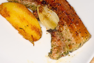 Gegrillter Schweinebauch