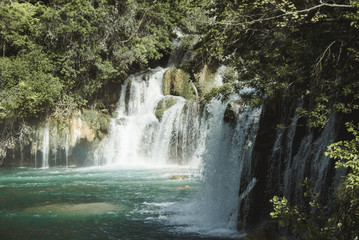 Fototapeta na wymiar Krka Croacia Cascadas de agua