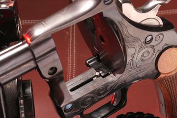20 Schuß Revolver