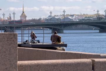 Fototapeta na wymiar Portrait shooting on the city's waterfront.