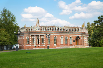Obraz premium The old building of the Second cavalry corps of the Palace ensemble Tsaritsyno. Moscow attractions of World tourism.