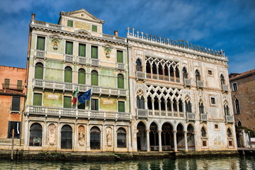 Fototapeta na wymiar palazzo ca d oro am canal grande in venedig, italien
