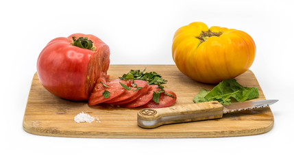 Tomates sur fond blanc