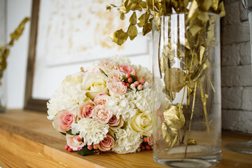 Bouquet of white and pink flowers