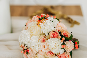 Bouquet of white and pink flowers
