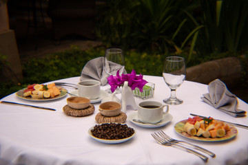 Desayuno de lujo en Honduras. Pinol, Café, Fruta.