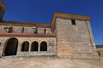 Fototapeta na wymiar Cloister, arches and columns of a Romanesque church in Tamajón, Guadalajara (Spain)