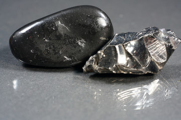 As healing stones or health stones inorganic or fossil substances, especially minerals are called, which are said to have a healing effect in diseases or to improve the condition.