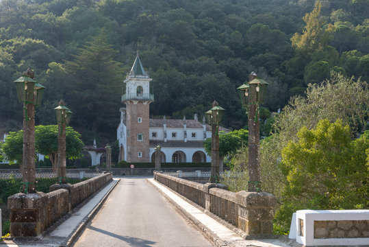 Entrada al pueblo del embalse de Hurones, ubicado en la provincia de C&aacute;diz (Espa&ntilde;a)