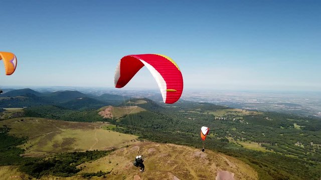 Vol de parapentes au sommet du Puy de D&ocirc;me