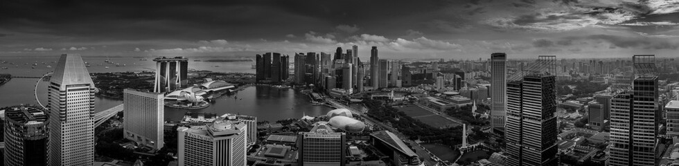 Fototapeta na wymiar Views of Marina Bay and center Singapore from above