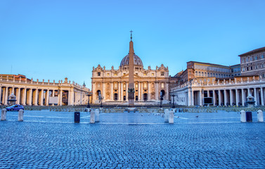 Fototapeta na wymiar St. Peter's Square in Vatican City at dawn - Rome, Italy.
