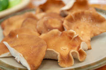 焼く前のしいたけ