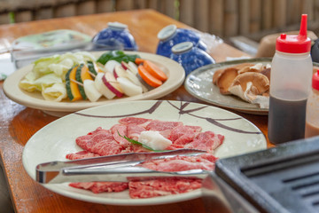 焼く前の野菜と肉