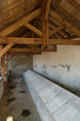 Lavoir à Salies de Béarn dans le département des Pyrénées Atlantique détail de la charpente...