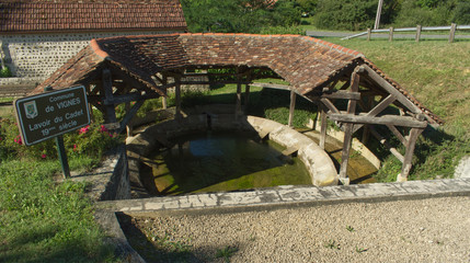 Lavoir du Cadet dans le village de Vignes dans le département des Pyrénées Atlantique