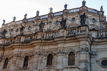 Fototapeta na wymiar Die katholische Hofkirche in Dresden in der Detailaufnahme