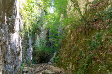 Lungo il sentiero 168 Gola di Jana nelle Marche