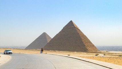 Fototapeta na wymiar Les Pyramides de Khéops et Khéphren