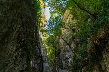 Gola di Jana nel sentiero 168 a Braccano nelle Marche