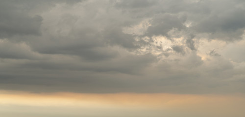 Unwetter im kommen, bedrohliche Wolken Formation