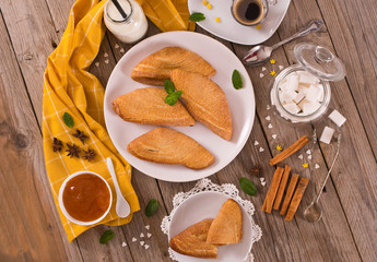 Florentines sweet puff pastries. 