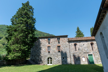 Fototapeta na wymiar Medieval church at Diecimo, Lucca