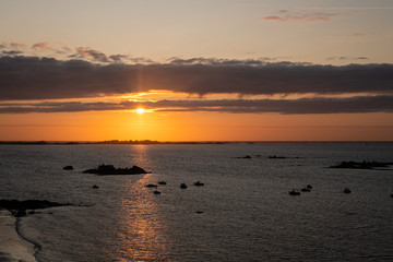 Couch&eacute; de soleil sur l'oc&eacute;an