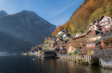 Fototapeta premium Autumn view Of Hallstatt village, Hallstatt, Austria