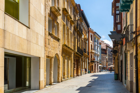 Oviedo street view