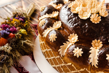 traditional Slavic wedding bread