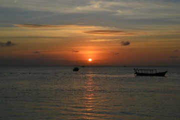 Fototapeta na wymiar Sunset in the Indian ocean