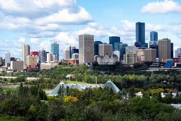 Stunning view of downtown core Edmonton, Alberta, Canada. Taken on sunny summer day.  - obrazy, fototapety, plakaty