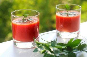  natural and healthy tomato juice