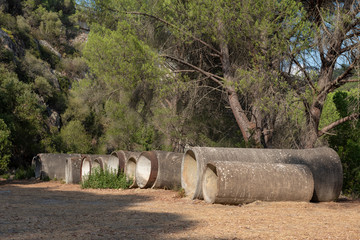 Viejas tuberías de cemento para transportar agua