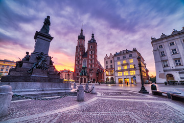 Fototapeta St. Mary's Basilica on the Krakow Main Square at Sunrise, Krakow obraz